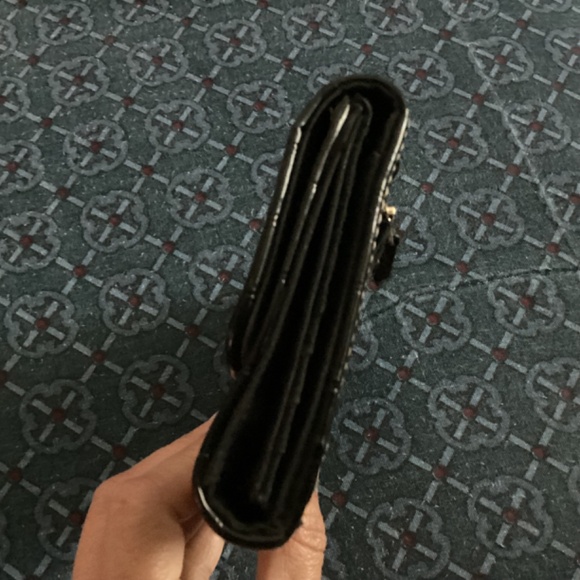 Liz Claiborne Black Wallet - Picture 7 of 7